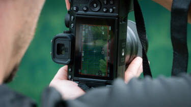 Nikon magazine - vertical video with Memories from Abroad